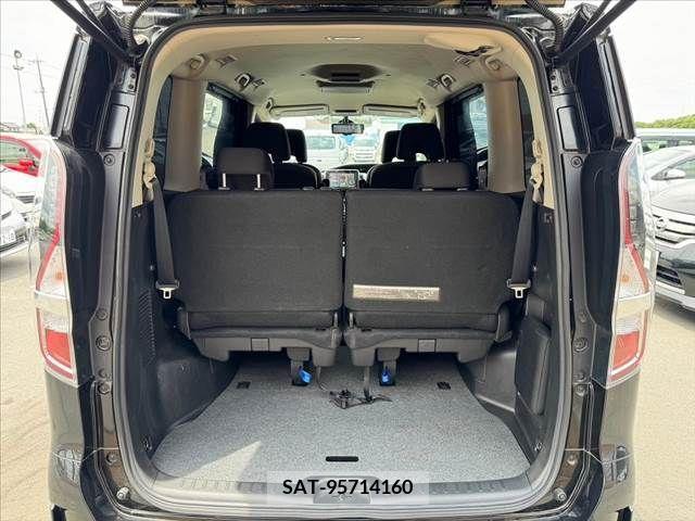 Nissan SERENA 2021-03 284212-18