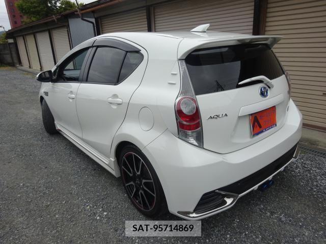 Toyota AQUA 2014-06 204899-18