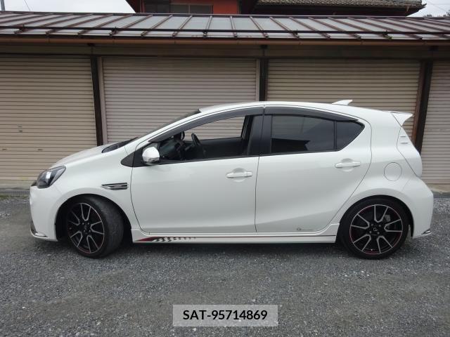 Toyota AQUA 2014-06 204899-7