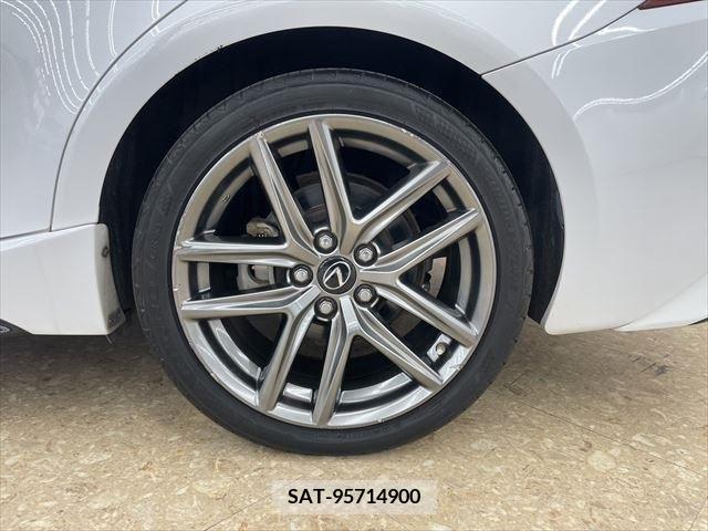 Lexus IS 2013-06 219692-9
