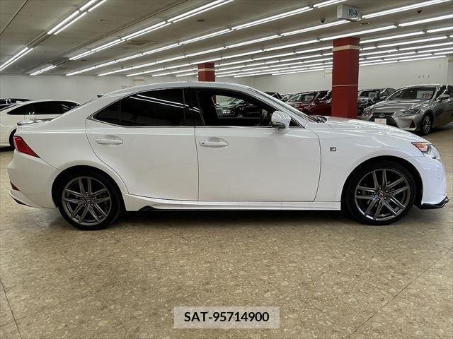 Lexus IS 2013-06 219692-3