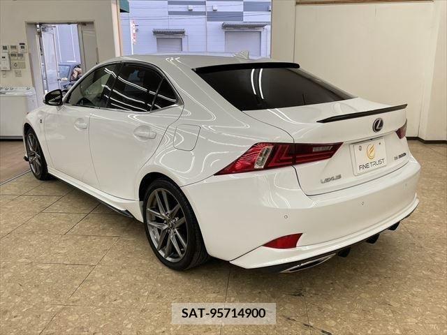 Lexus IS 2013-06 219692-6