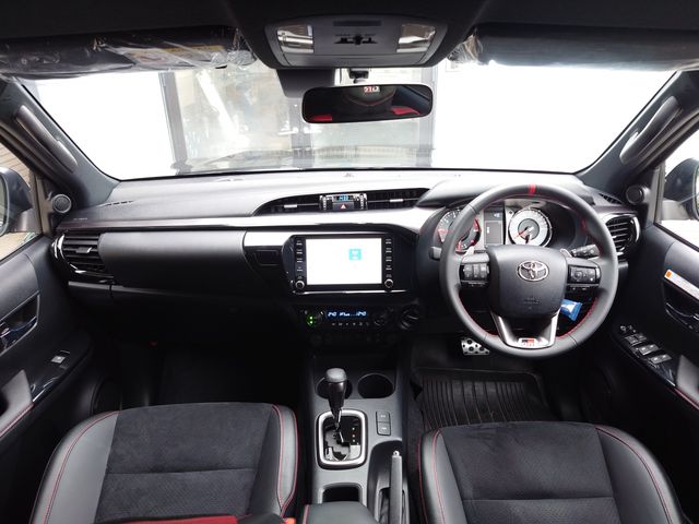 Toyota HILUX 2022-11 24235-1