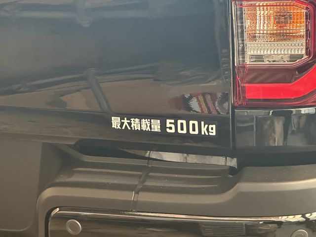 Toyota HILUX 2022-11 24235-24