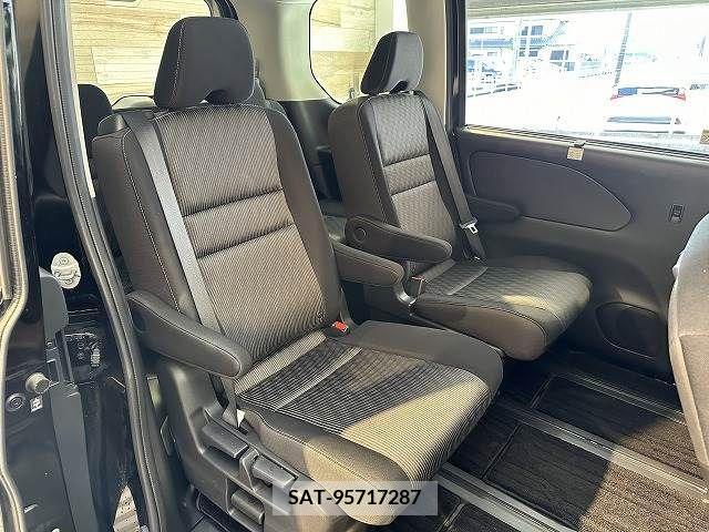 Nissan SERENA 2020-07 220744-8