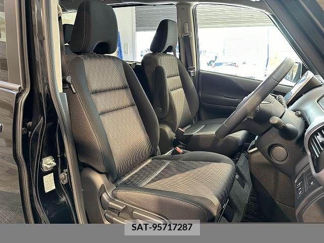 Nissan SERENA 2020-07 220744-7