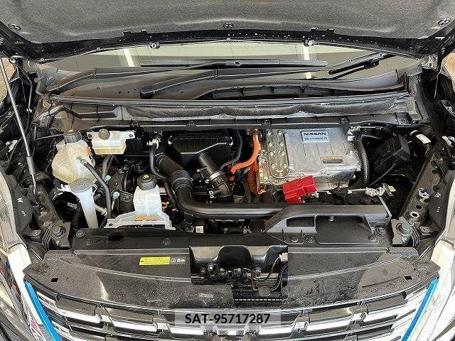 Nissan SERENA 2020-07 220744-13