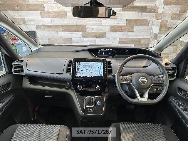 Nissan SERENA 2020-07 220744-1