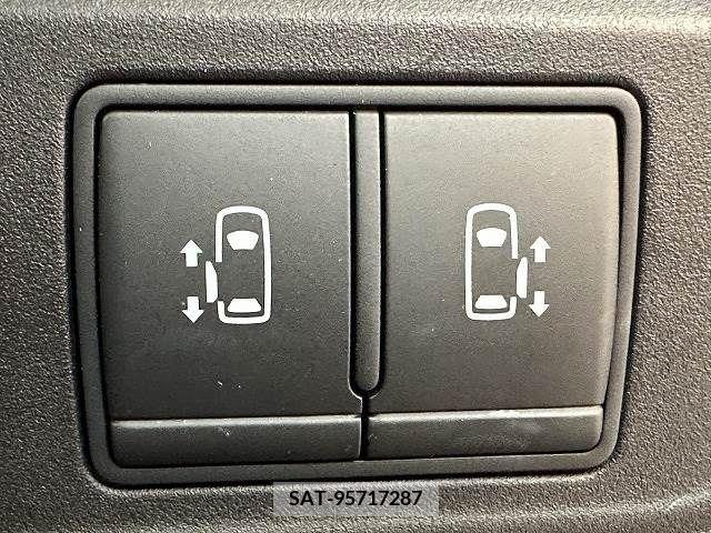Nissan SERENA 2020-07 220744-6