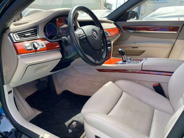 Bmw Alpina B7 2011-01 22605-8