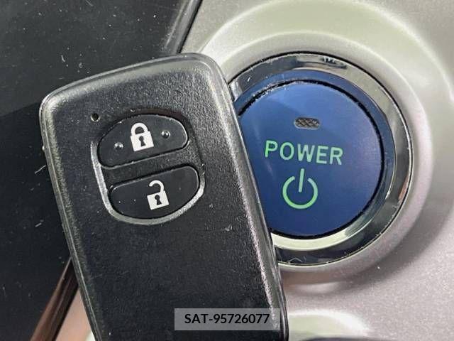 Toyota PRIUS ALPHA 2011-11 283491-5