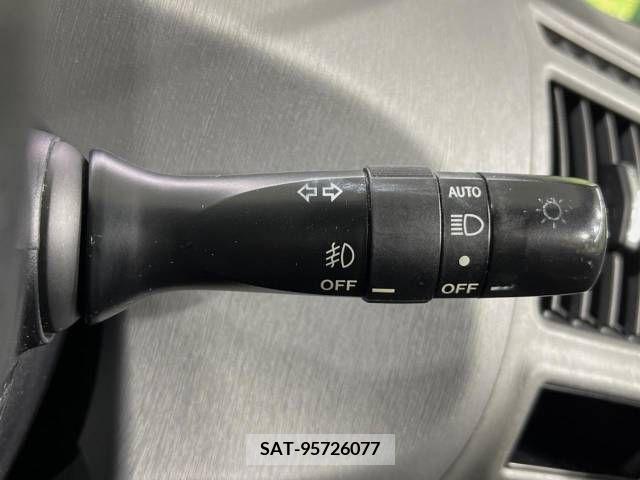 Toyota PRIUS ALPHA 2011-11 283491-6