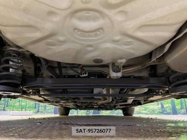 Toyota PRIUS ALPHA 2011-11 283491-18