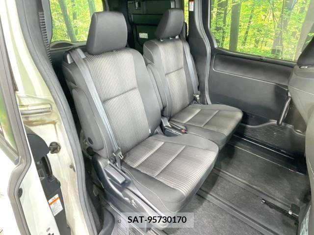 Toyota VOXY 2019-01 336163-9