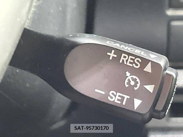 Toyota VOXY 2019-01 336163-6