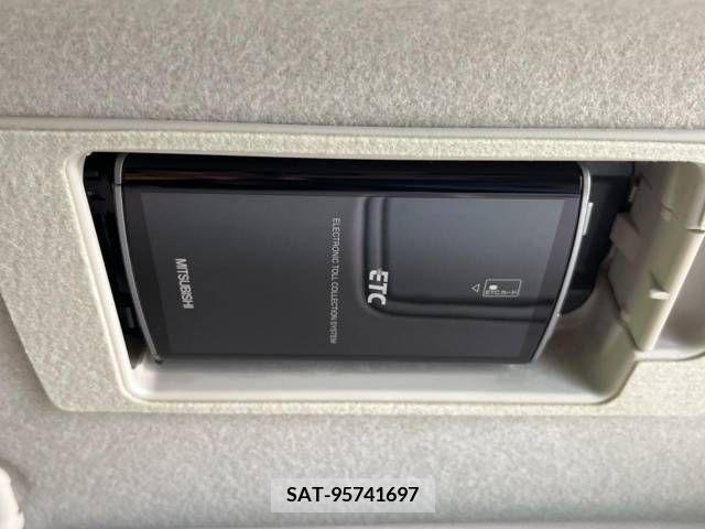 Mazda PREMACY 2013-07 301495-5