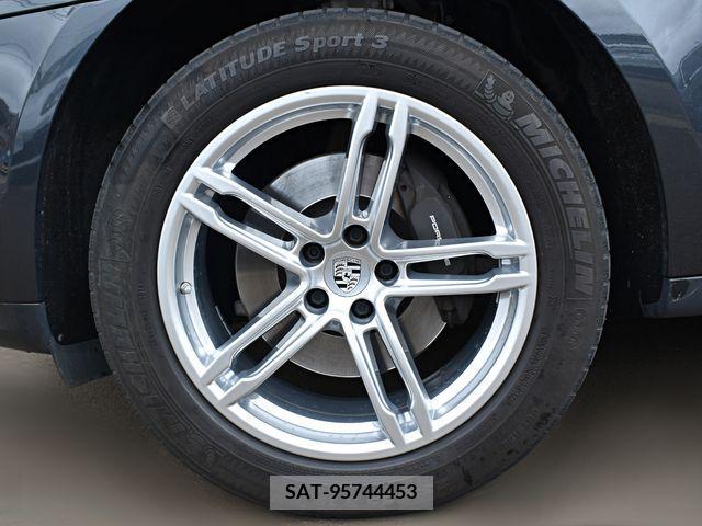 Porsche MACAN 2019-11 320068-5
