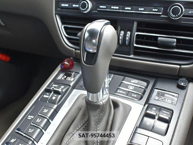 Porsche MACAN 2019-11 320068-9