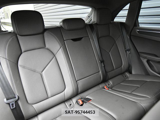 Porsche MACAN 2019-11 320068-15