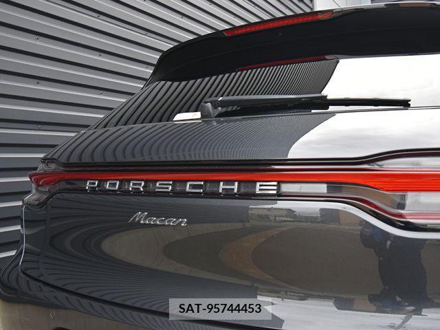 Porsche MACAN 2019-11 320068-18