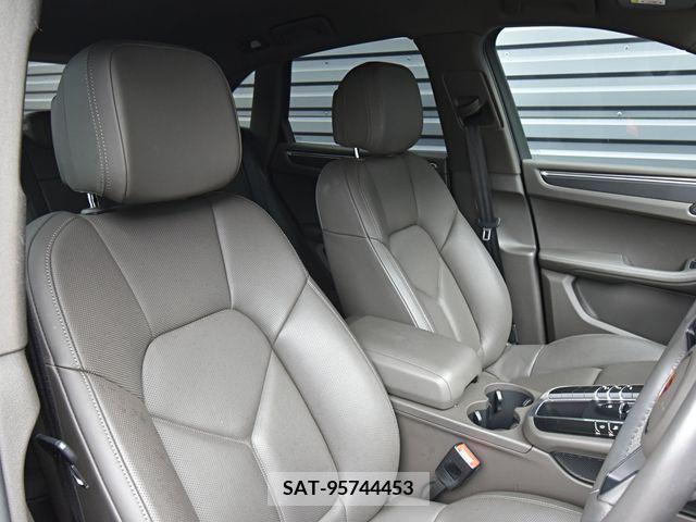 Porsche MACAN 2019-11 320068-14