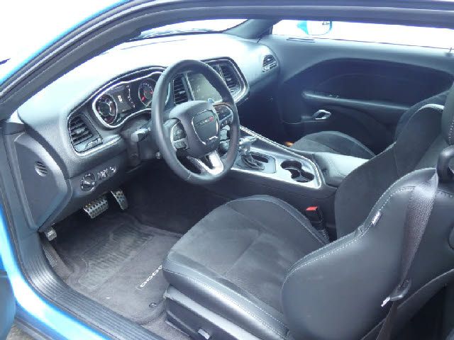 Dodge CHALLENGER 2017-12 20606-11