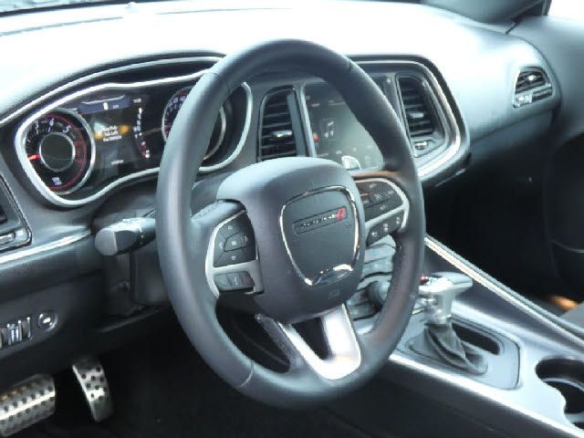 Dodge CHALLENGER 2017-12 20606-19