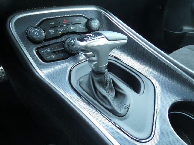 Dodge CHALLENGER 2017-12 20606-23
