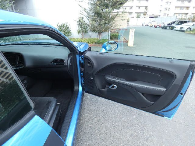 Dodge CHALLENGER 2017-12 20606-13