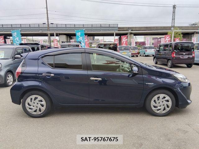 Toyota AQUA 2018-04 292130-2