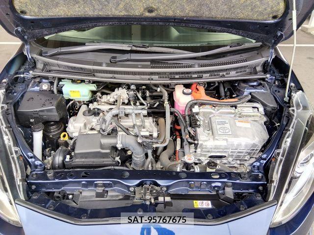 Toyota AQUA 2018-04 292130-17