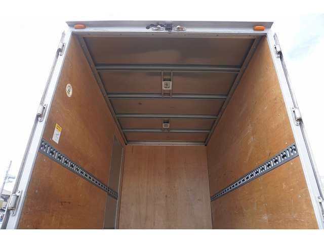 Mitsubishi CANTER 2019-03 24826-19