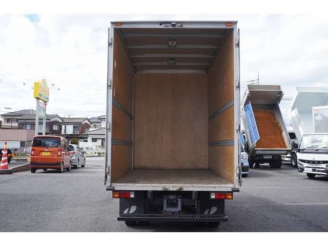 Mitsubishi CANTER 2019-03 24826-17