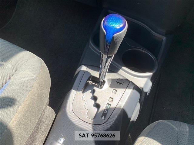 Toyota AQUA 2019-06 292319-25