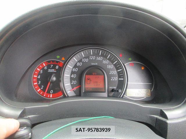 Nissan MARCH 2015-09 325737-5