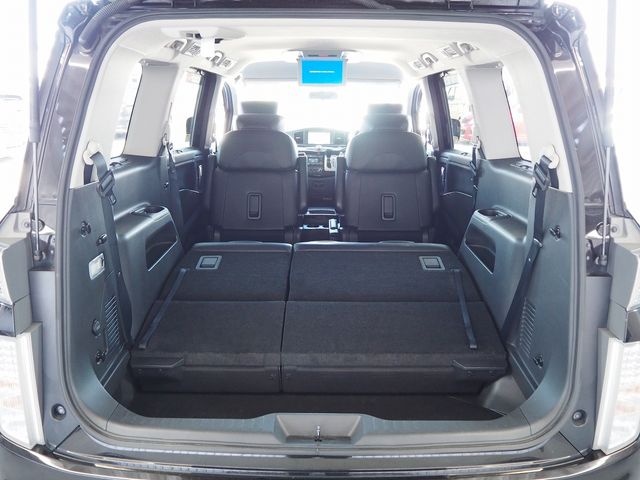 Nissan ELGRAND 2015-09 11547-11