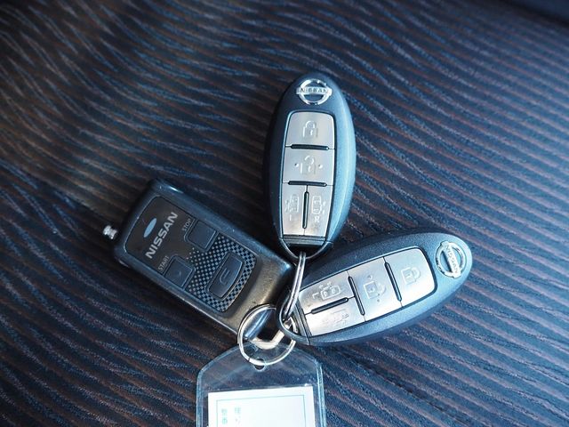 Nissan ELGRAND 2015-09 11547-17