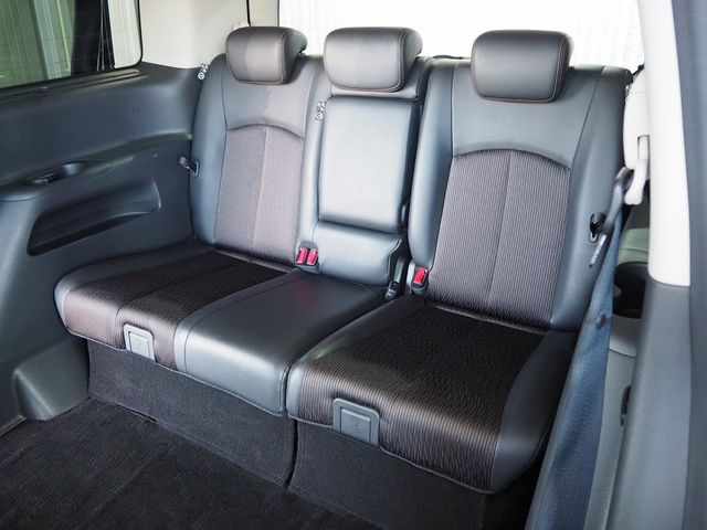 Nissan ELGRAND 2015-09 11547-10