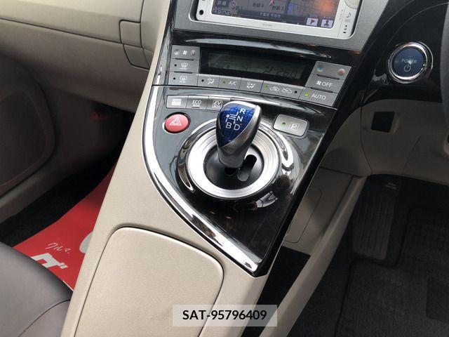 Toyota PRIUS 2013-03 322028-8