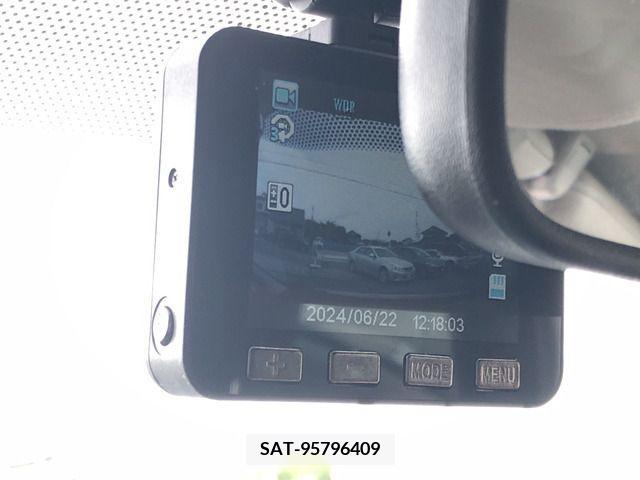 Toyota PRIUS 2013-03 322028-5