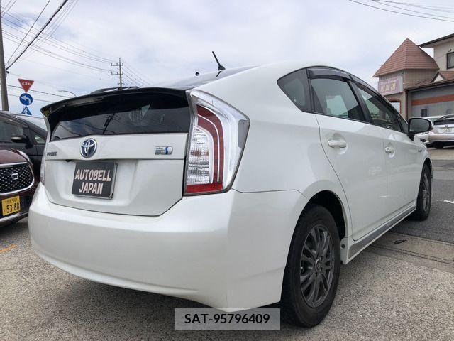 Toyota PRIUS 2013-03 322028-1