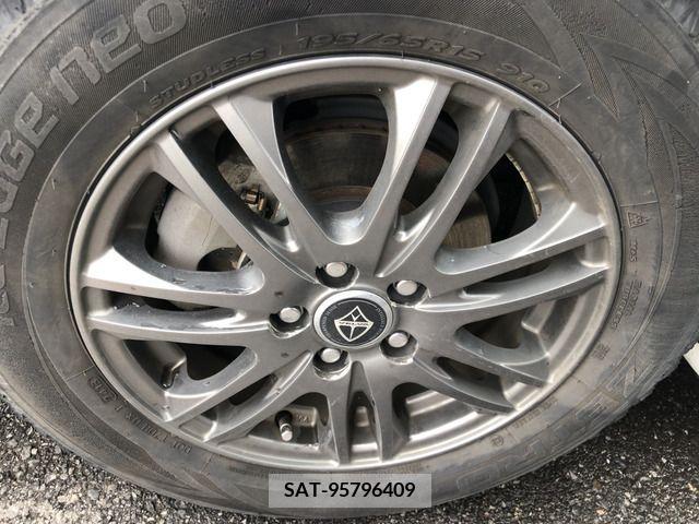 Toyota PRIUS 2013-03 322028-10