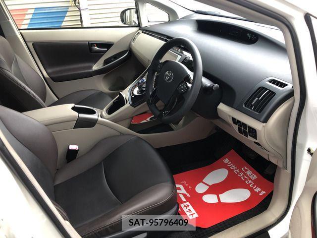 Toyota PRIUS 2013-03 322028-19