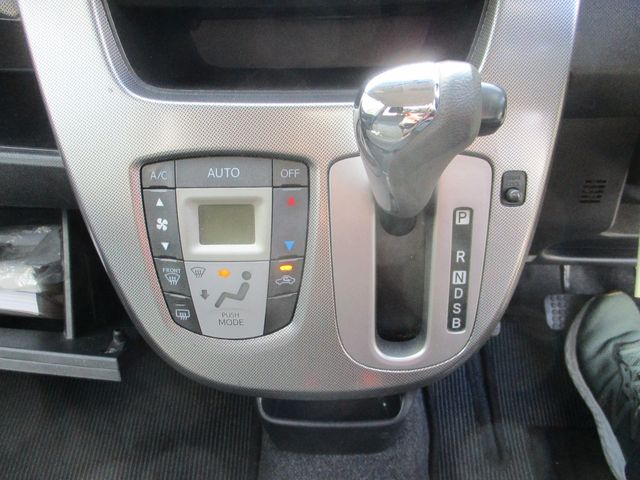 Daihatsu MOVE CUSTOM 2013-08 196696-7