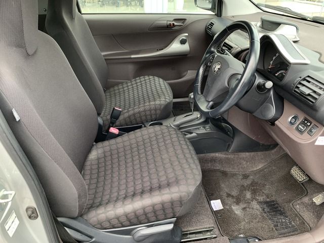 Toyota IQ 2009-01 5246-10