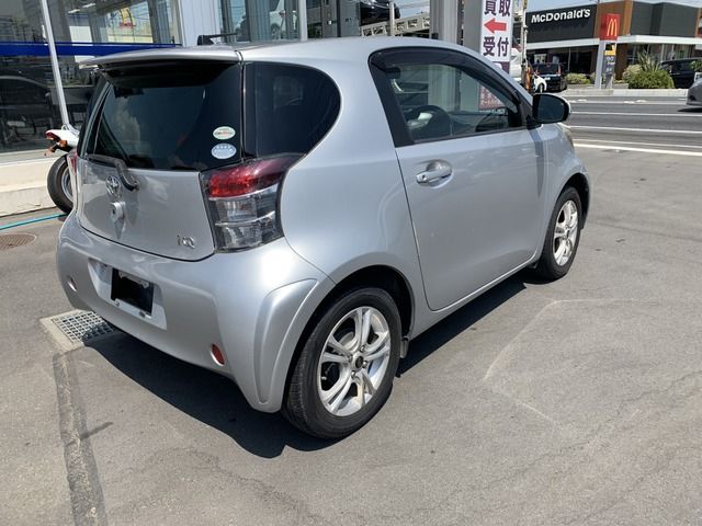 Toyota IQ 2009-01 5246-4