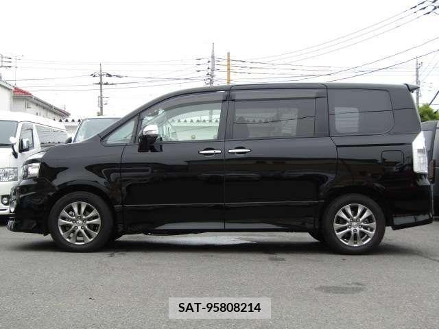 Toyota VOXY 2010-10 289206-6