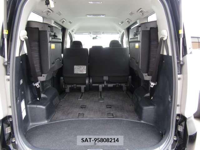 Toyota VOXY 2010-10 289206-9