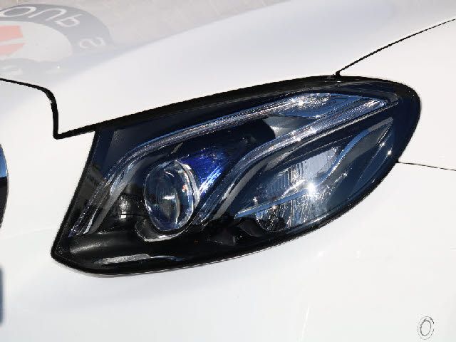 Mercedes Benz E-CLASS 2019-12 22412-19
