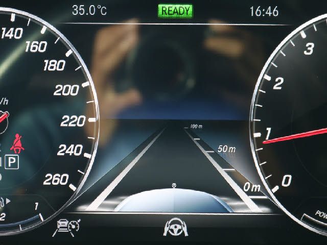 Mercedes Benz E-CLASS 2019-12 22412-17